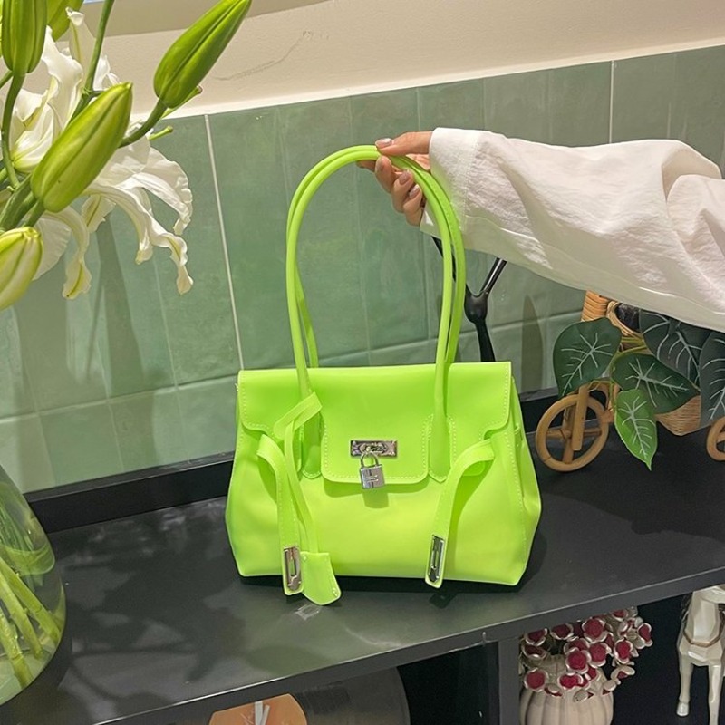 กระเป๋าผ้าอ้อมหนังสไตล์มินิมอล - Backpack Diaper Bag บทวิจารณ์และราคา